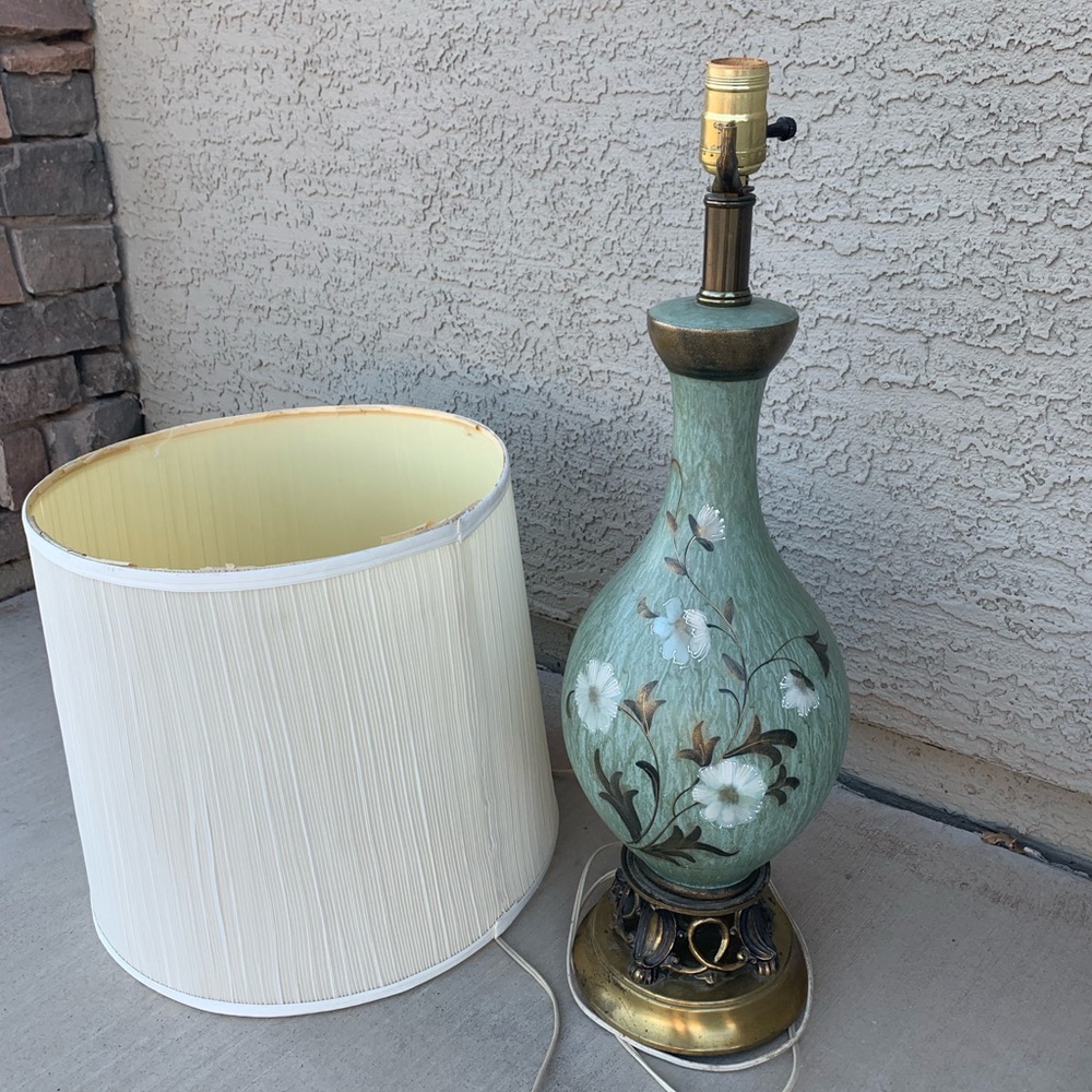 Vintage Green Celaron Handpainted Asian Style Flowers Table Lamp